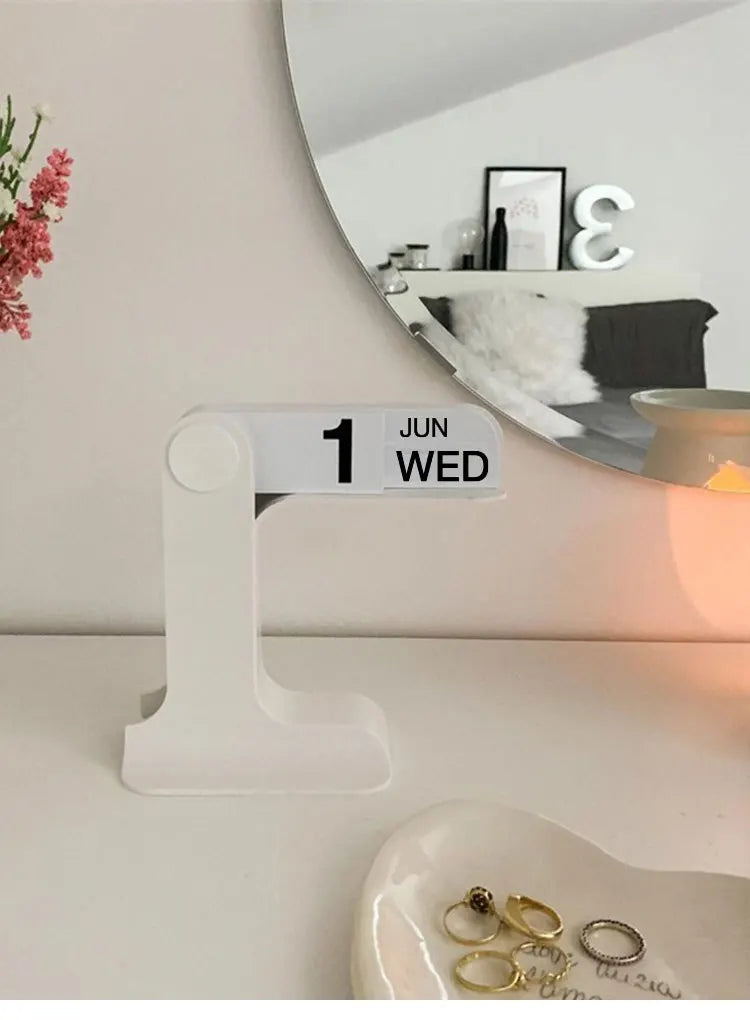 EleganceVue Desk Calendar